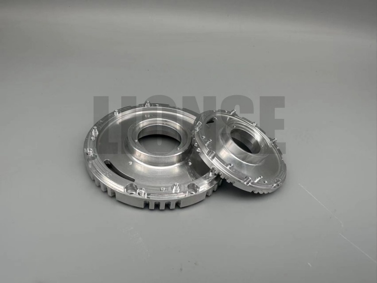 Kokie yra lydinių medžiagų pranašumai?