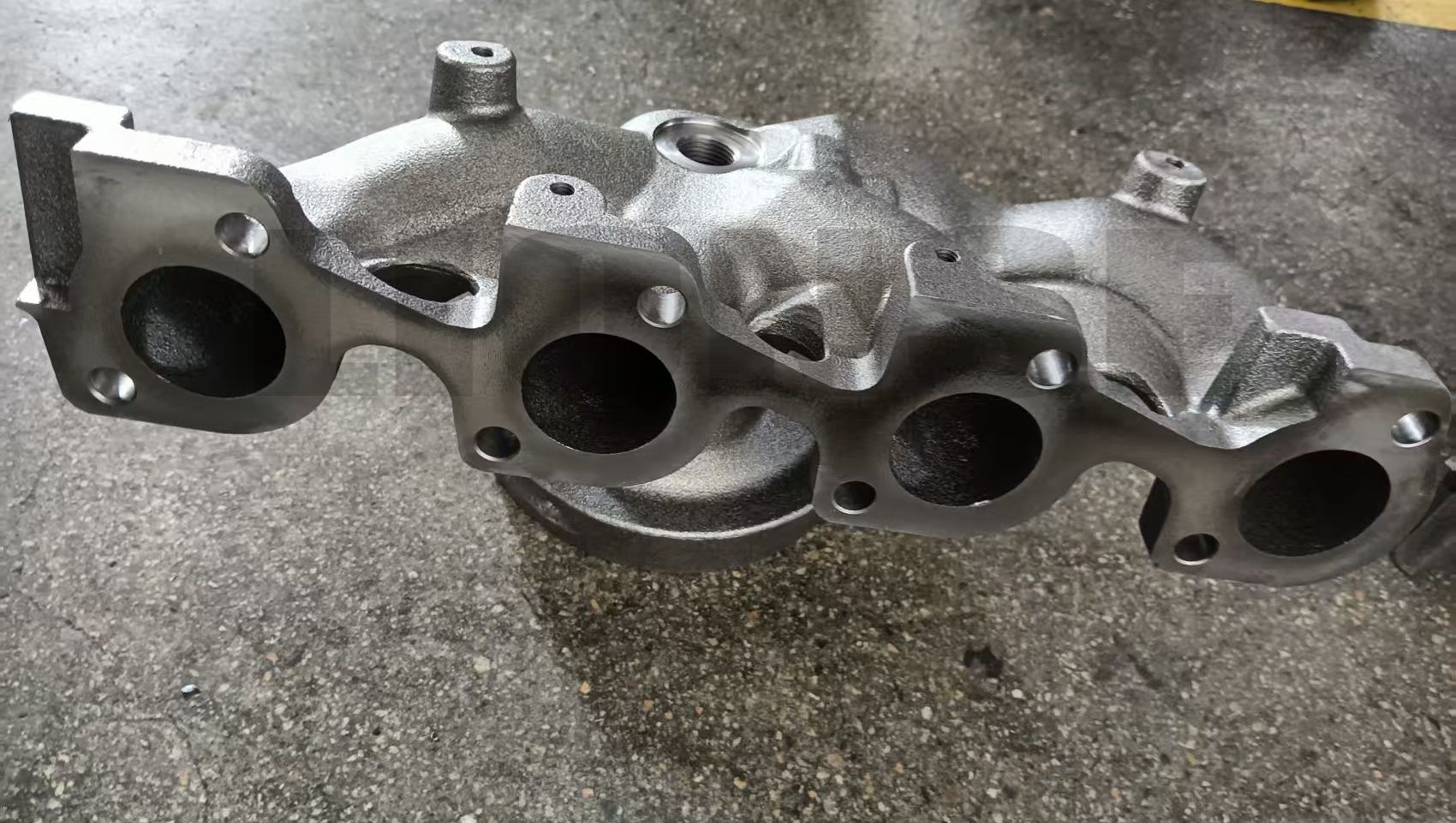 Kokie yra išmetimo kolektorių liejimo pranašumai?