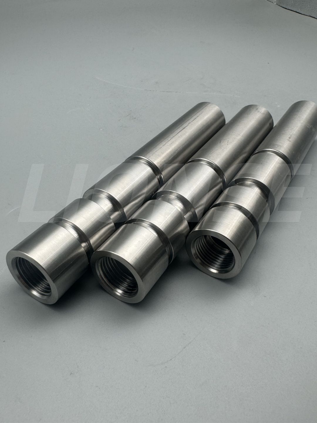 Titano klasės 5 velenas su NC tekinimo